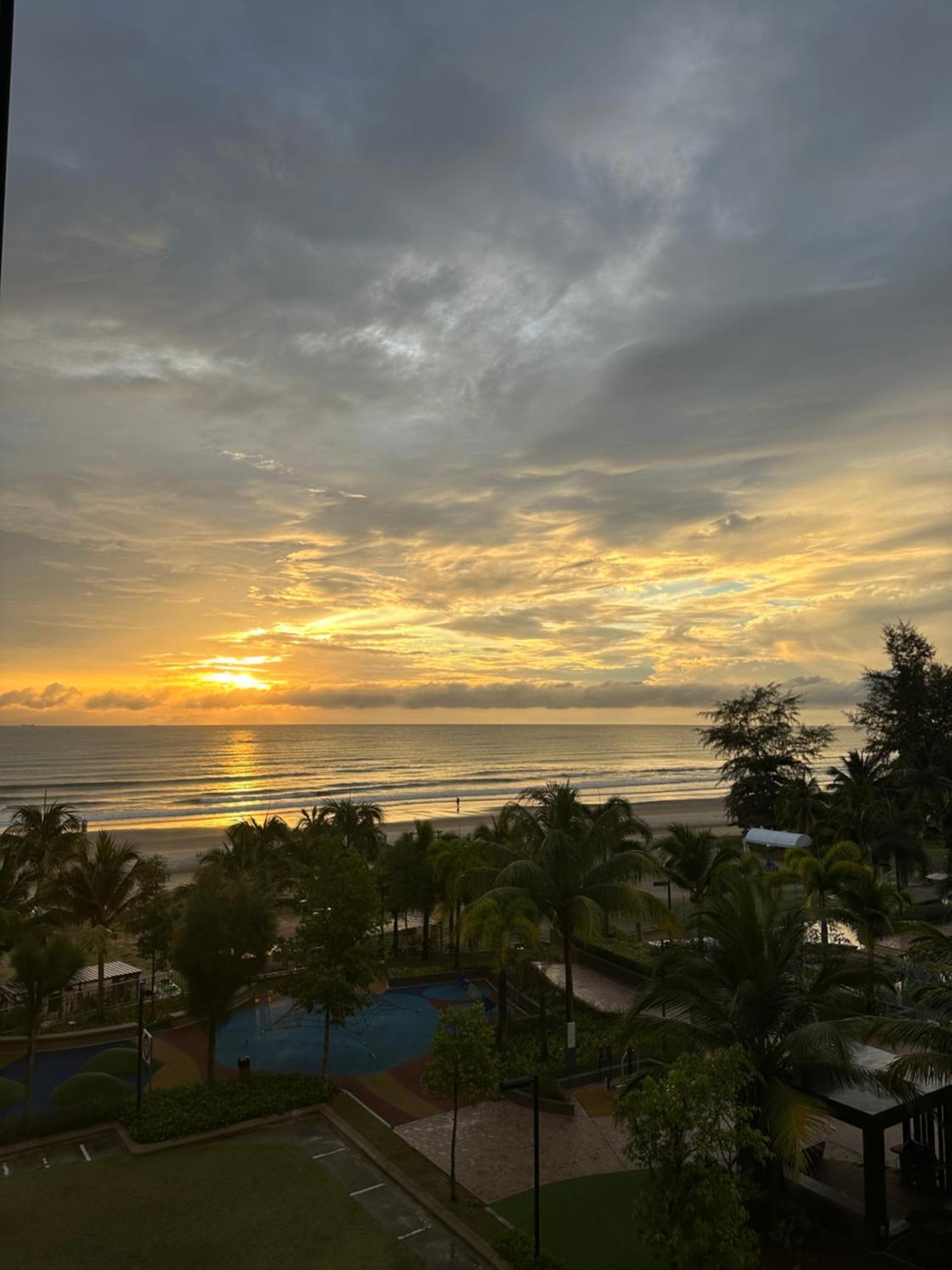 Timurbay Anda Kuantan Buitenkant foto